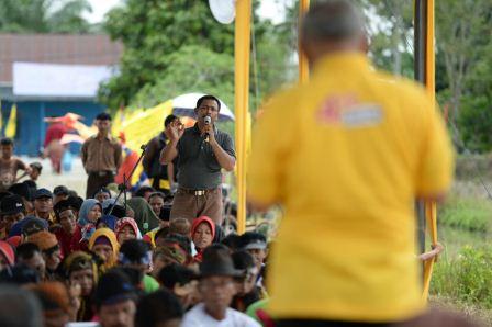 Poniman Tidak Akan Biarkan Syamsuar Menang di Bunga Raya 